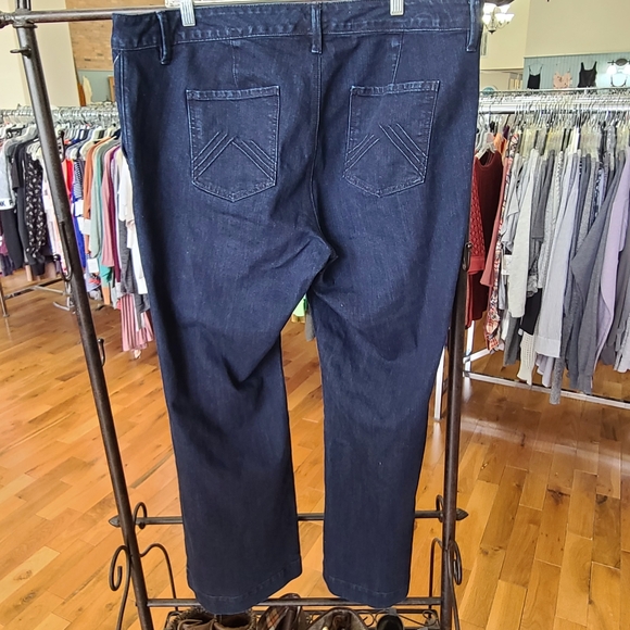 Old Navy Tummy Tamer Bootcut Flare Jeans Plus Size 20 - Picture 4 of 6